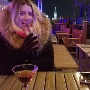 Meet your Posher, Andrea